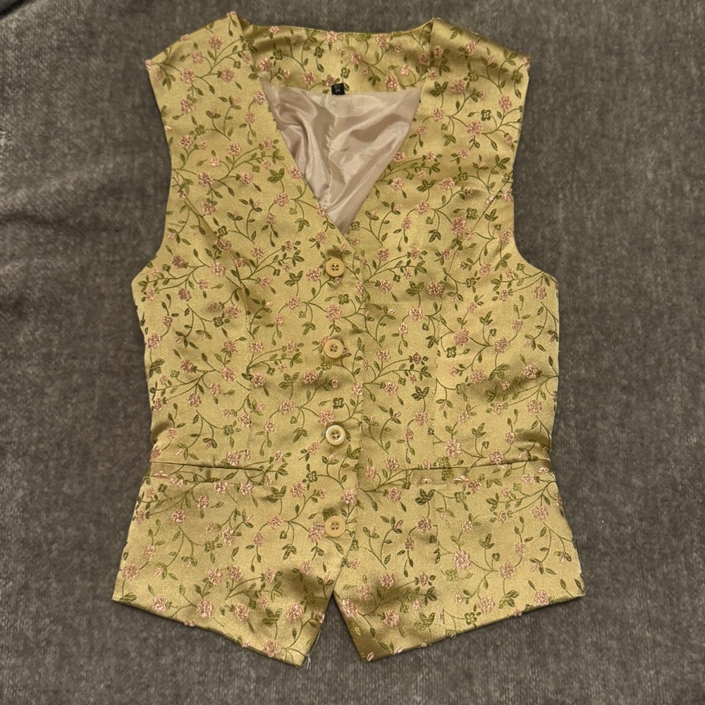 Vintage Floral Button-Up Vest